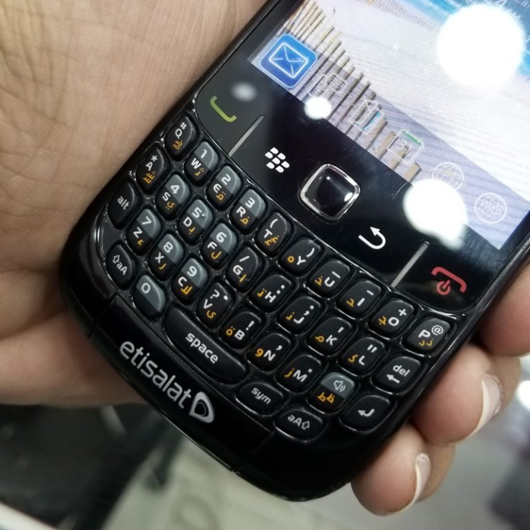 BlackBerry Curve 2 qwerty keypad phone PTA approved American