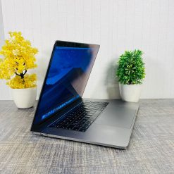 Apple-MacBook-Pro-2018-2- Apple-MacBook-Pro-2018-2-