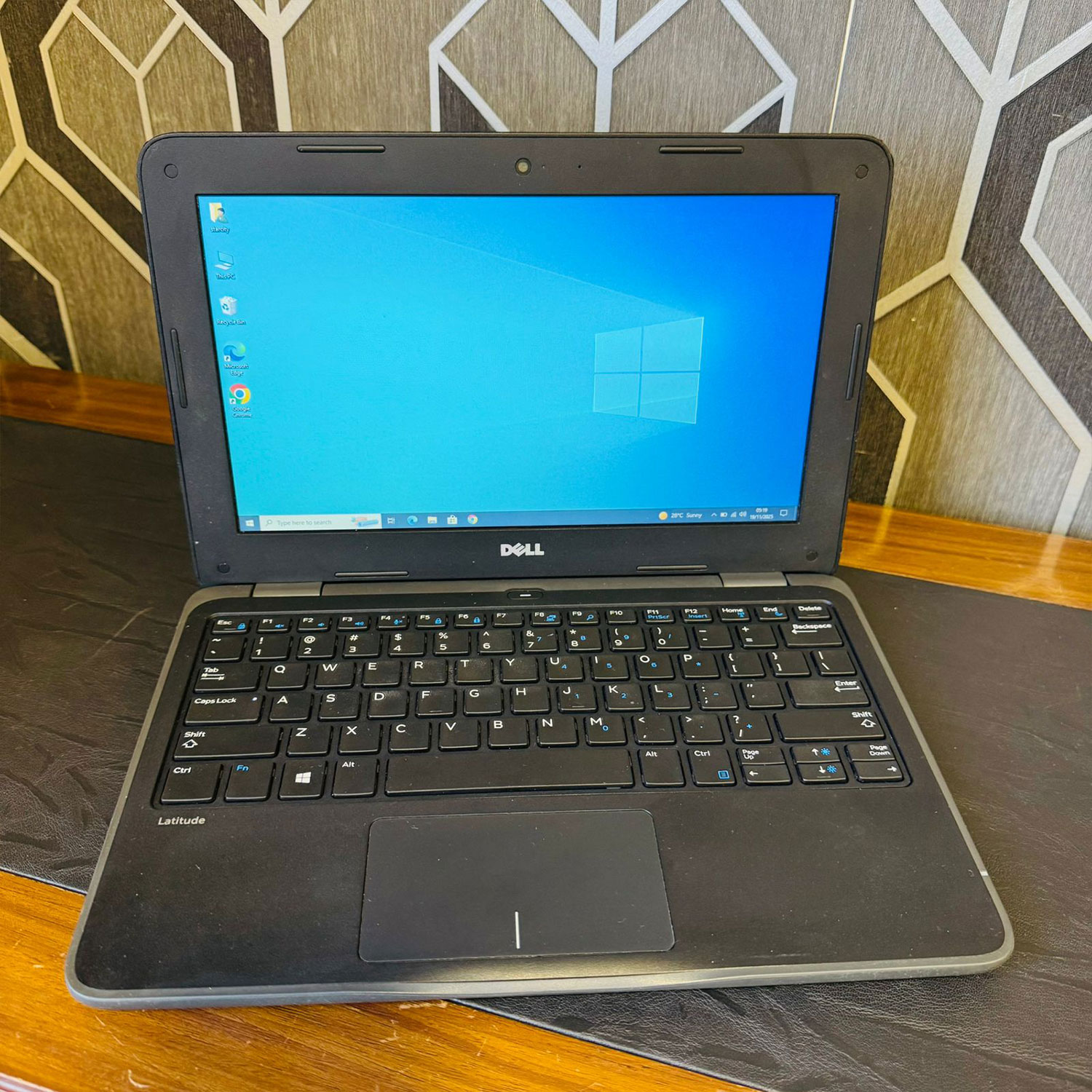 Dell | Latitude 3180 | 128GB Storage | 8GB RAM | Intel Pentium N4200 1.1GHz | Windows 10 | Quad Core | 11.6″ Screen | Laptop Dell | Latitude 3180 | 128GB Storage | 8GB RAM | Intel Pentium N4200 1.1GHz | Windows 10 | Quad Core | 11.6″ Screen | Laptop - Image 2