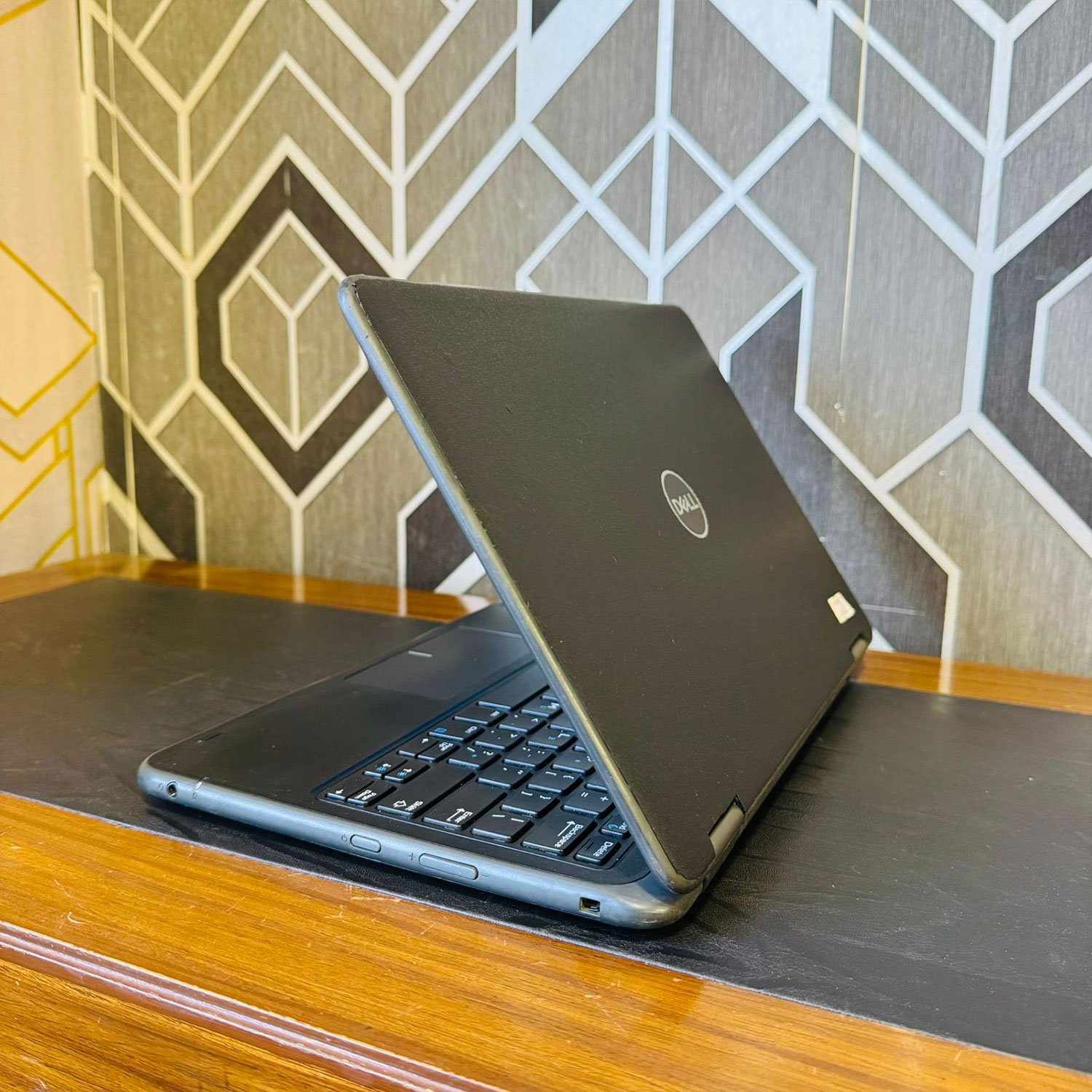 Dell | Latitude 3190 | 128GB Storage | 8GB RAM | Intel Pentium Silver N5000 1.1GHz | Windows 10 | Quad Core | 11.6″ HD Touchscreen | 360 Rotatable | Laptop - Image 6