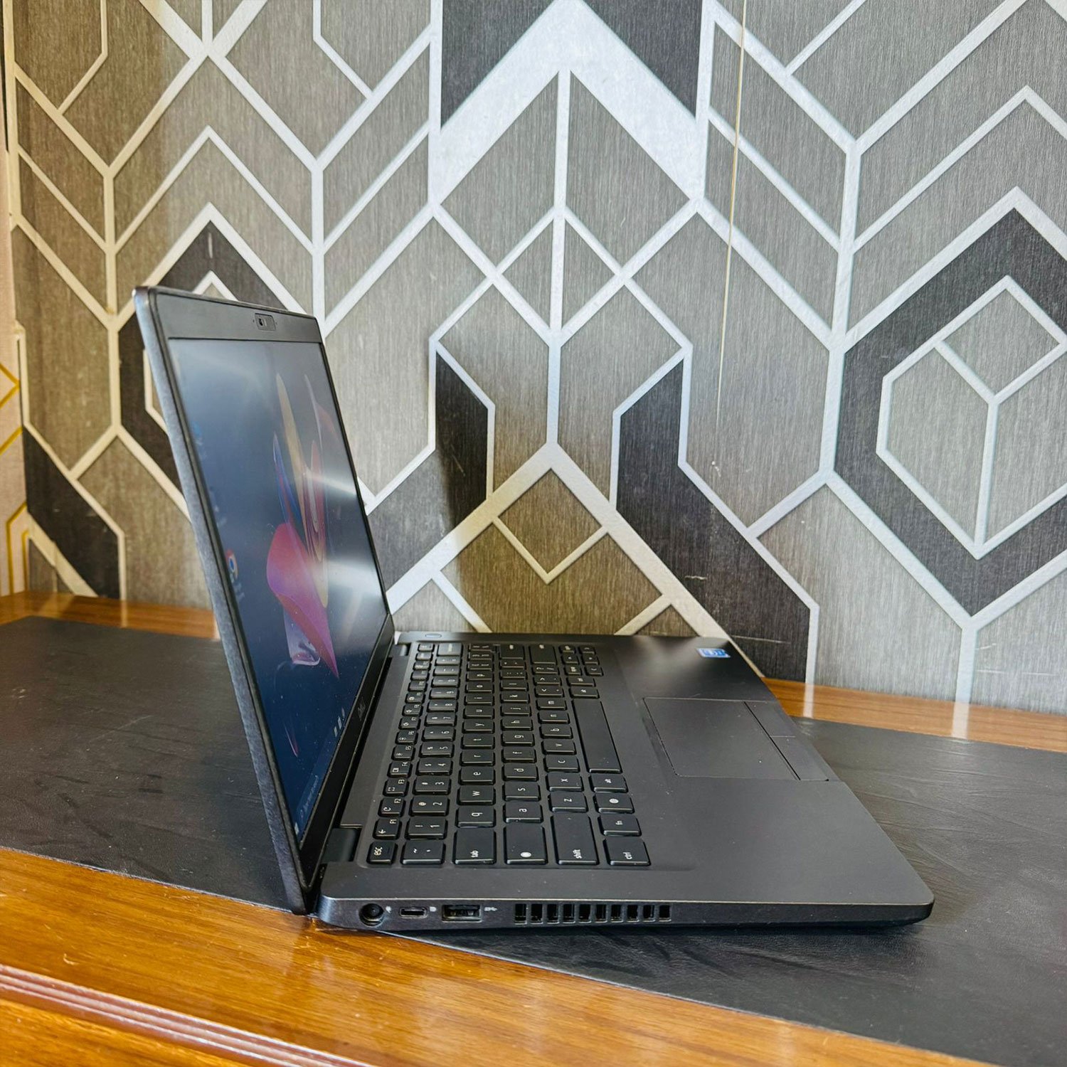 Dell | Latitude 5400 Chromebook | 128GB SSD | 8GB RAM | Intel Celeron 4305U 2.20GHz | Windows 10 | 14" HD Display | Laptop - Image 11