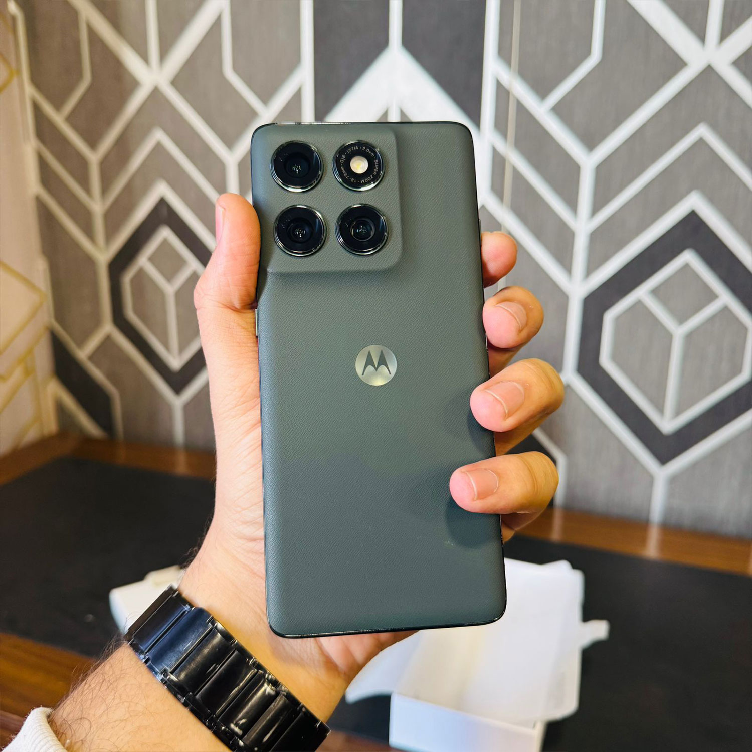 Motorola Edge (2025) | 256GB Storage | 8GB RAM | Mediatek Dimensity 7400 Ultra | Non PTA Approved (Sim Lock) | 5200 mAh Battery | 50MP Camera | Brand New with Box | Mobile Phone Motorola Edge (2025) | 256GB Storage | 8GB RAM | Mediatek Dimensity 7400 Ultra | Non PTA Approved (Sim Lock) | 5200 mAh Battery | 50MP Camera | Brand New with Box | Mobile Phone - Image 5