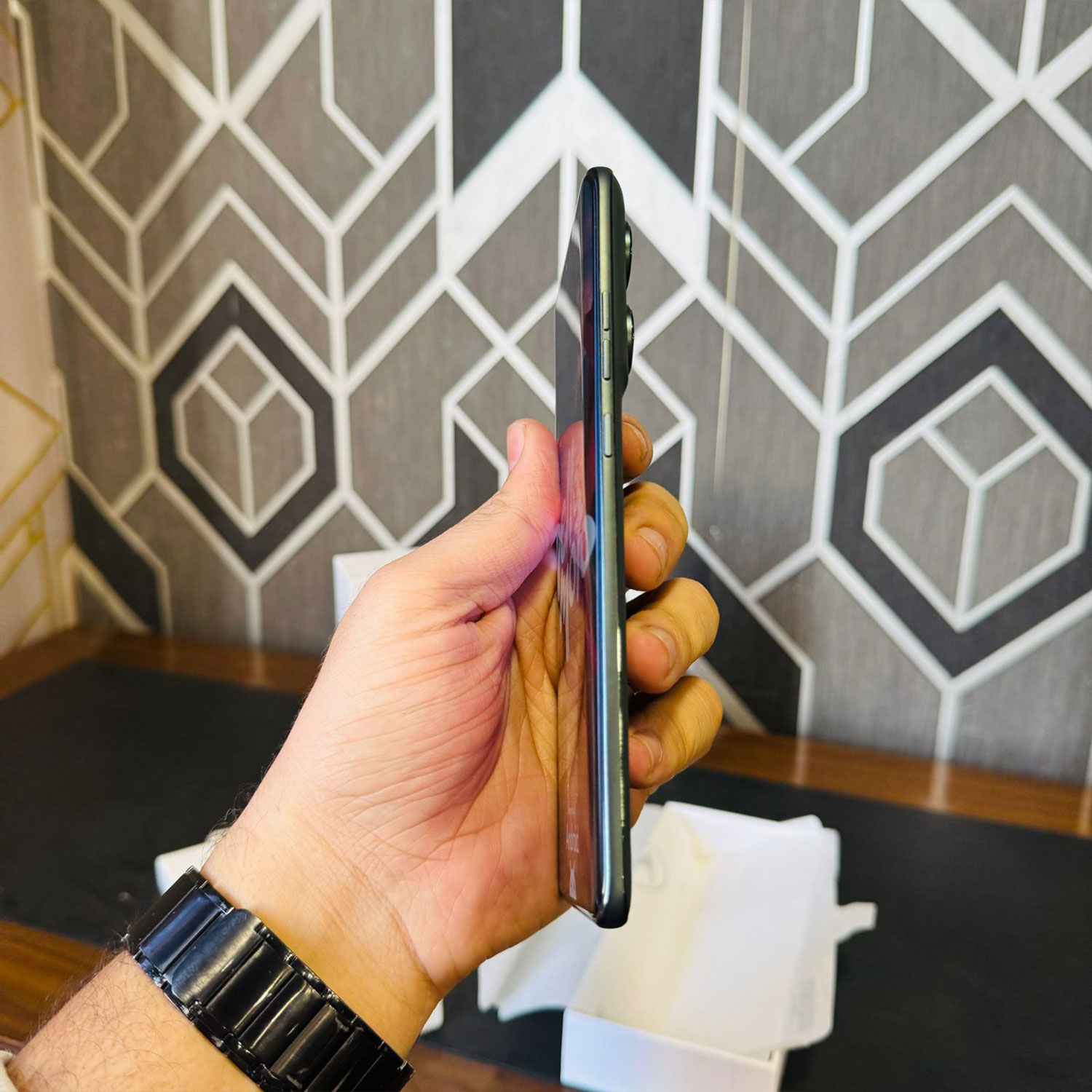 Motorola Edge (2025) | 256GB Storage | 8GB RAM | Mediatek Dimensity 7400 Ultra | Non PTA Approved (Sim Lock) | 5200 mAh Battery | 50MP Camera | Brand New with Box | Mobile Phone Motorola Edge (2025) | 256GB Storage | 8GB RAM | Mediatek Dimensity 7400 Ultra | Non PTA Approved (Sim Lock) | 5200 mAh Battery | 50MP Camera | Brand New with Box | Mobile Phone - Image 8