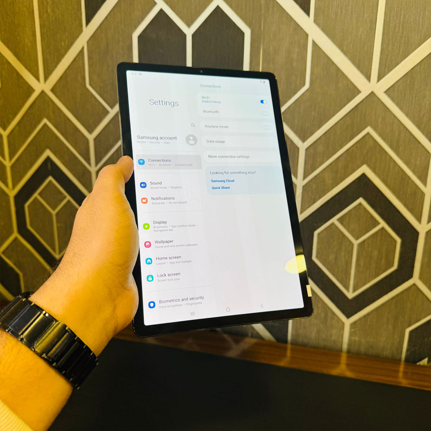 Samsung Galaxy Tab S5e | 64GB ROM | 4GB RAM | 10.5″ Display | Snapdragon 670 | Android 11 | 7040 mAh Battery | WiFi | Tablet PC Samsung Galaxy Tab S5e | 64GB ROM | 4GB RAM | 10.5" Display | Snapdragon 670 | Android 11 | 7040 mAh Battery | WiFi | Tablet PC - Image 14