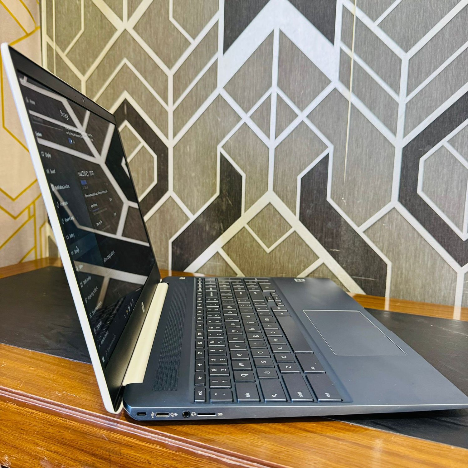 HP Chromebook 15-de0523dx | 8GB Ram | 128GB SSD | Windows 10 | Intel Core i5 - 8250U 1.60GHz | Touchscreen | 15.6 inch Display | Chromebook - Image 8