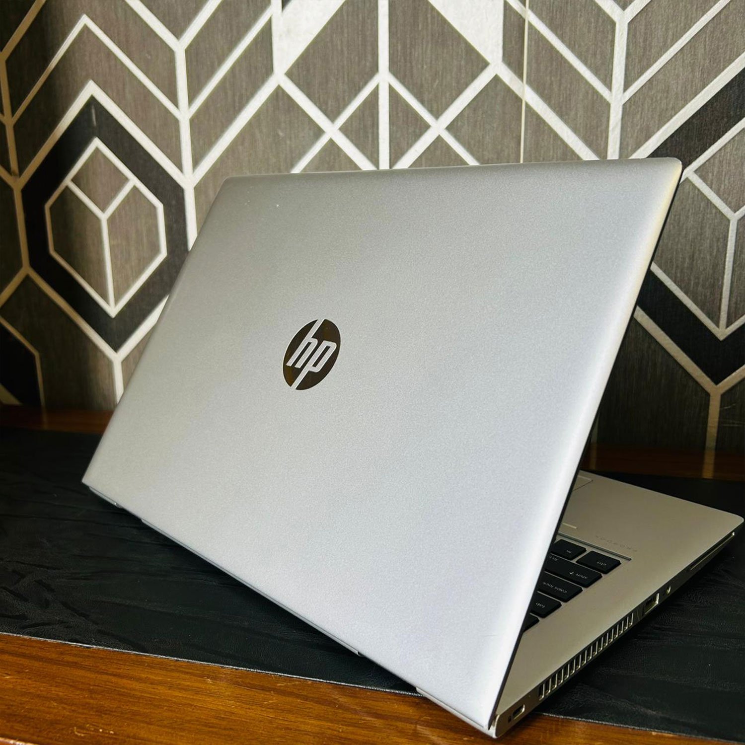 HP | ProBook 640 G5 Laptop | 256GB SSD | 8GB RAM | Core i7-8365U | 8th Gen | 14" FHD Display | Backlit Keyboard | 1.6GHz Processor | Laptop - Image 6