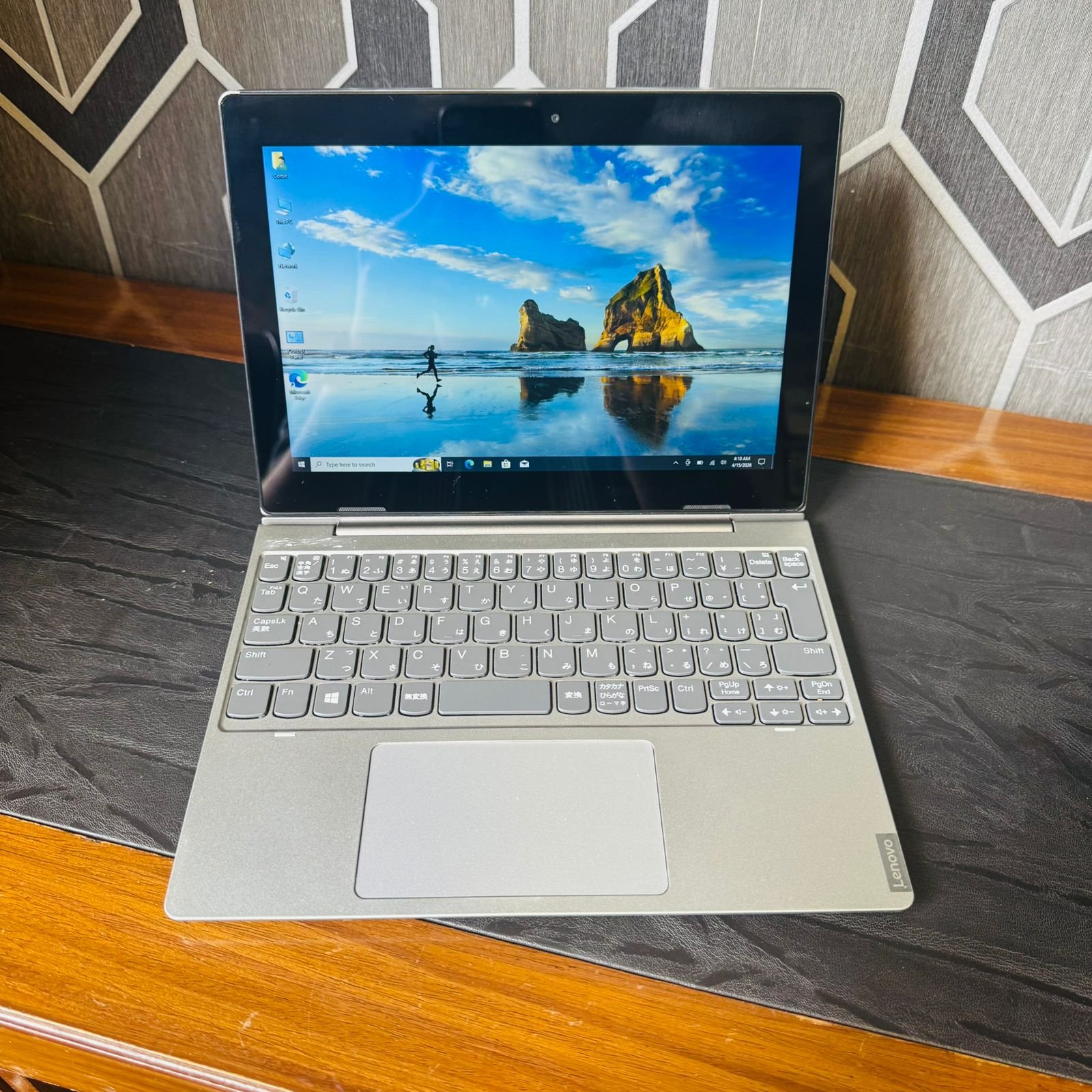 Lenovo IdeaPad D330 Laptop image 2