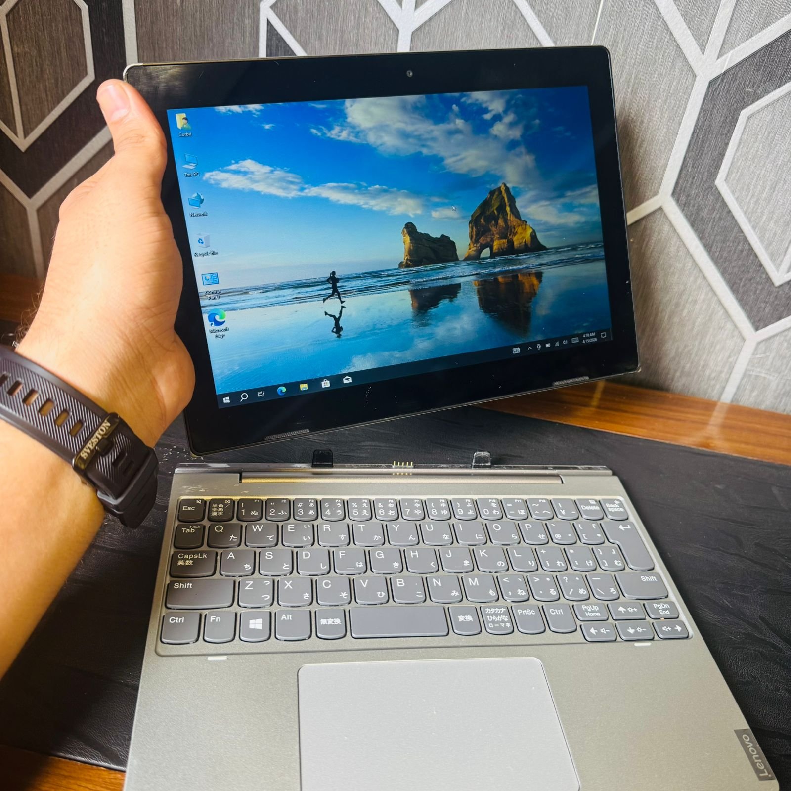 Lenovo IdeaPad D330 Laptop image 5