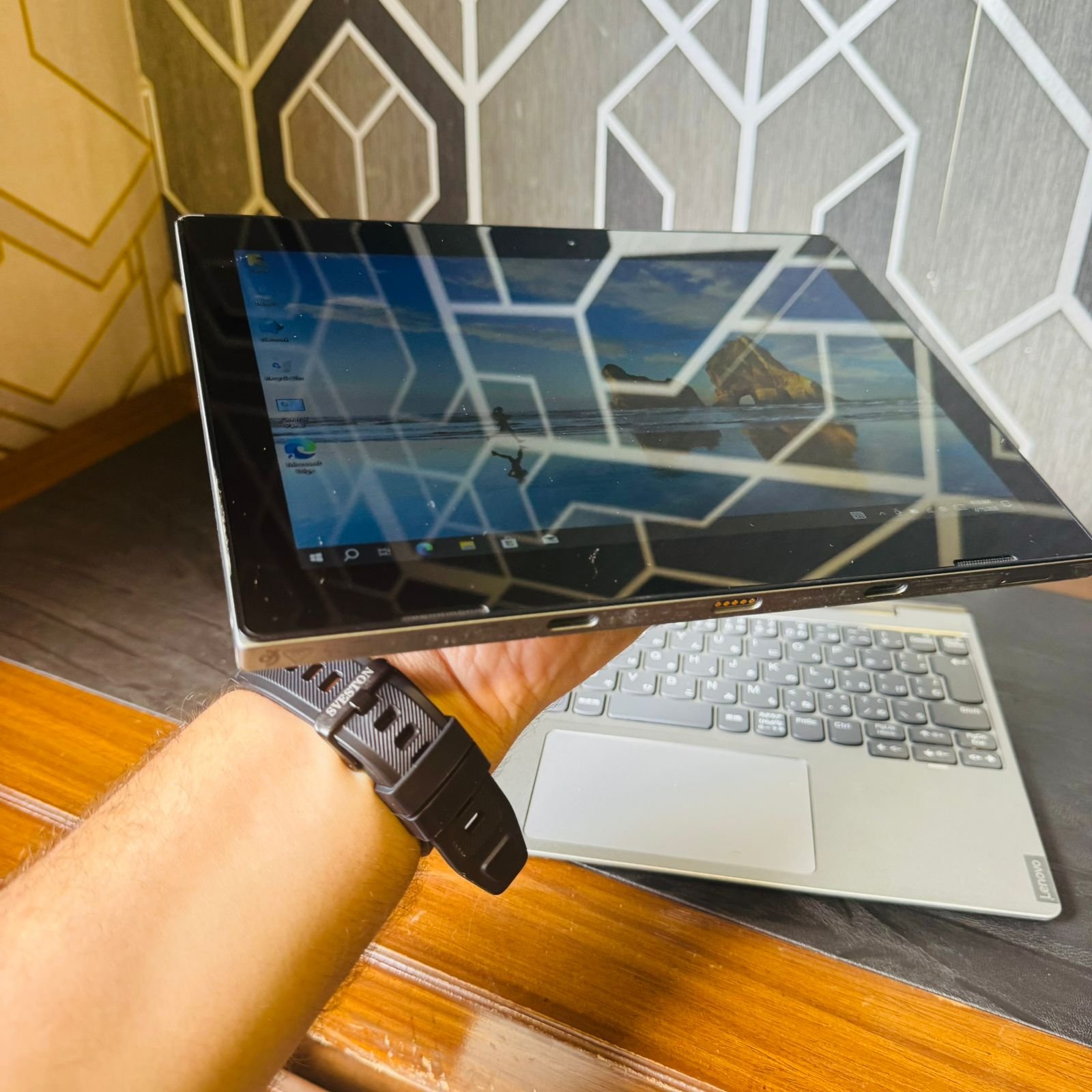 Lenovo IdeaPad D330 Laptop image 7