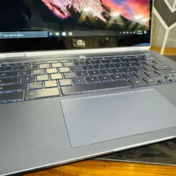 HP Chromebook x360 14-da0011dx Windows 10 right ports view