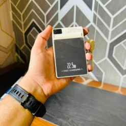 QTech Q-142 Magnetic 10000mAh Power Bank front display view