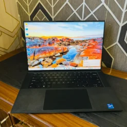 Dell Precision 5560 8GB RAM 256GB SSD RTX A2000 4GB Laptop front laptop view
