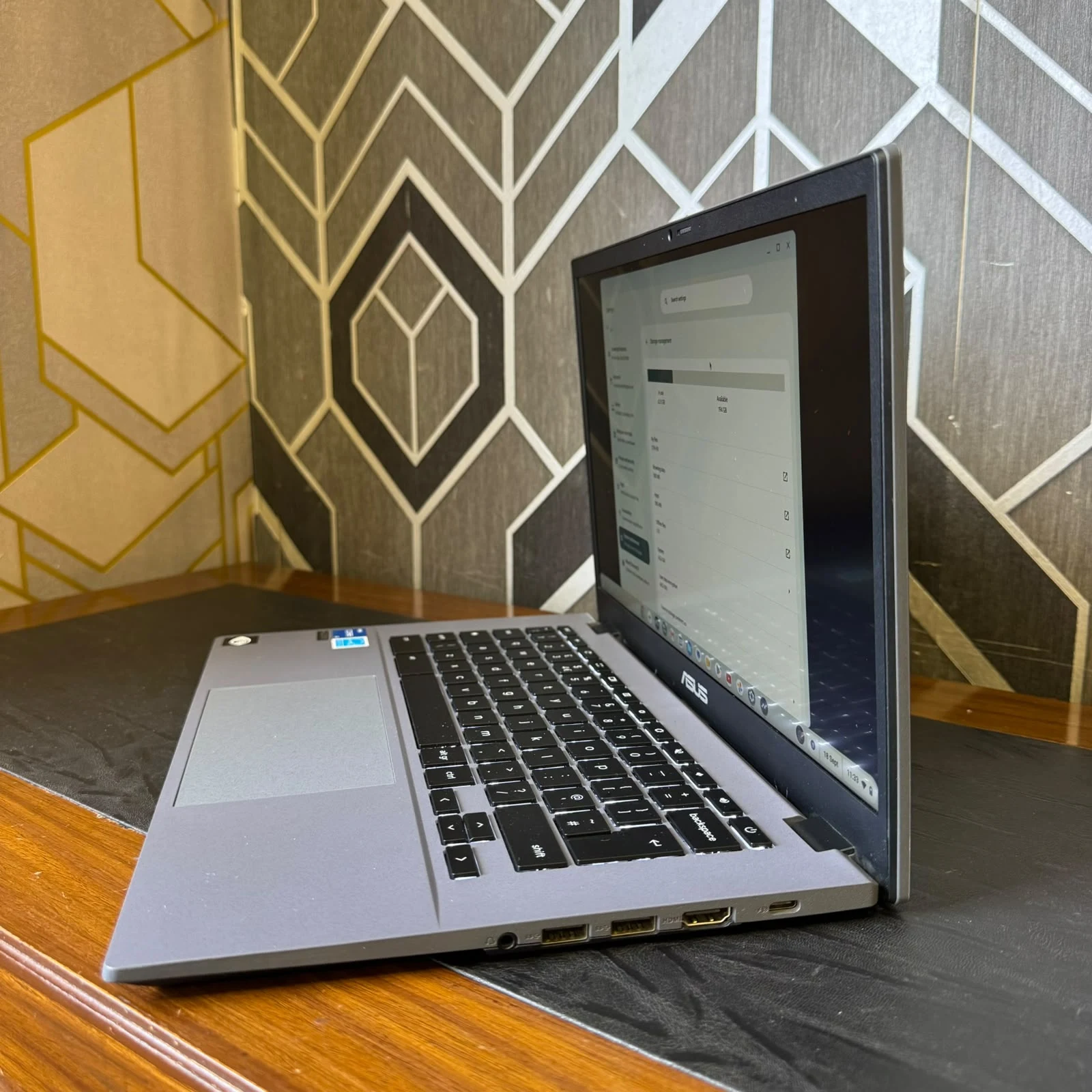 ASUS Chromebook Plus CB34 actual unit right ports
