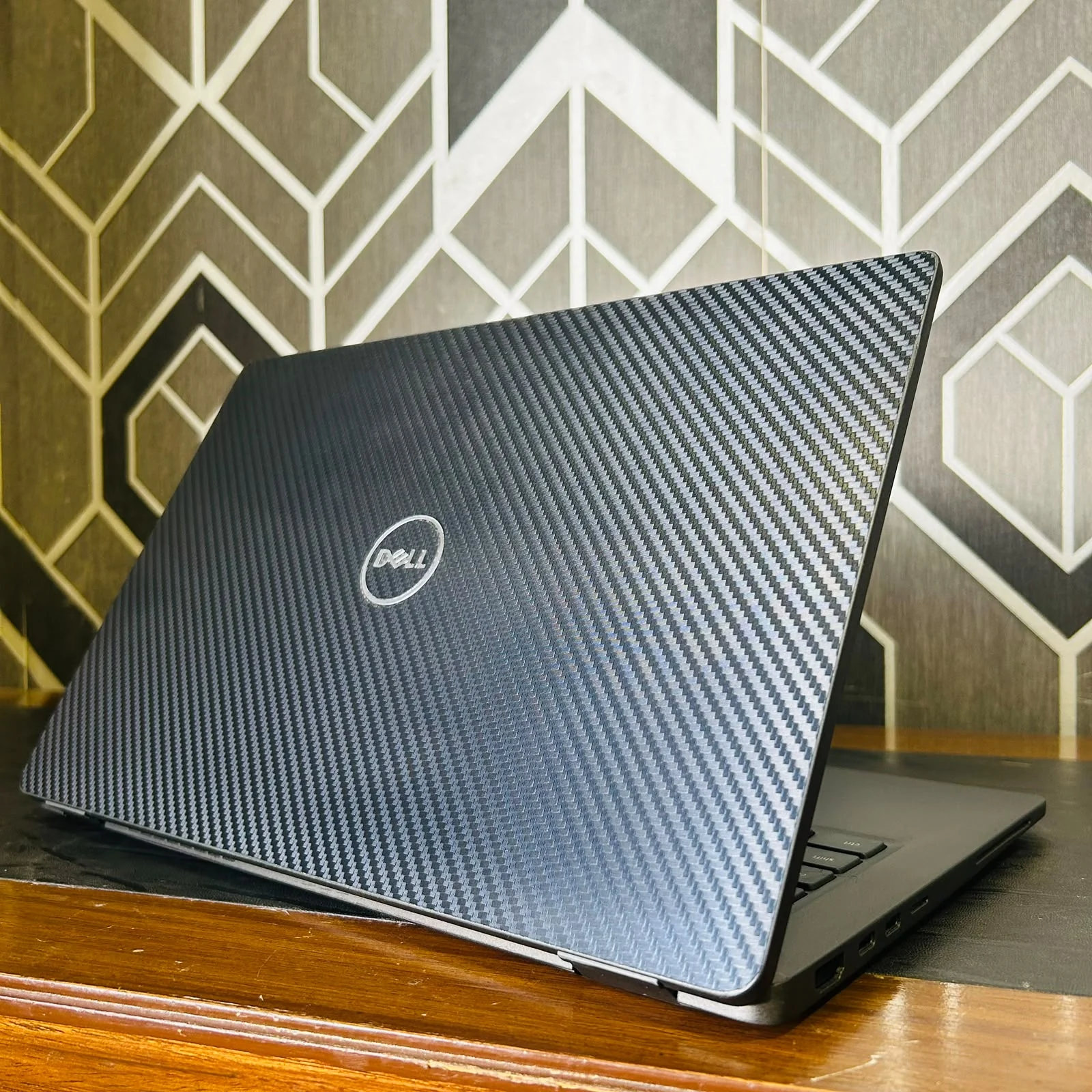 Dell Latitude 7410 Core i7 actual unit lid