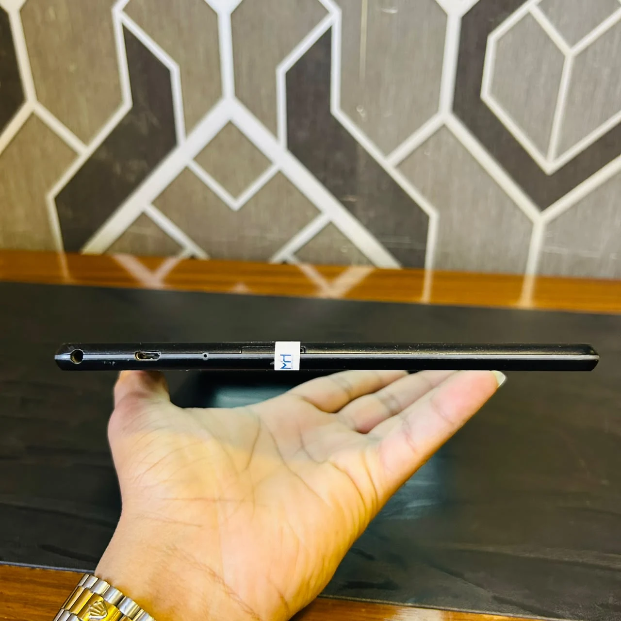 Lenovo Tab M10 TB-X605LC actual micro-USB and headphone ports