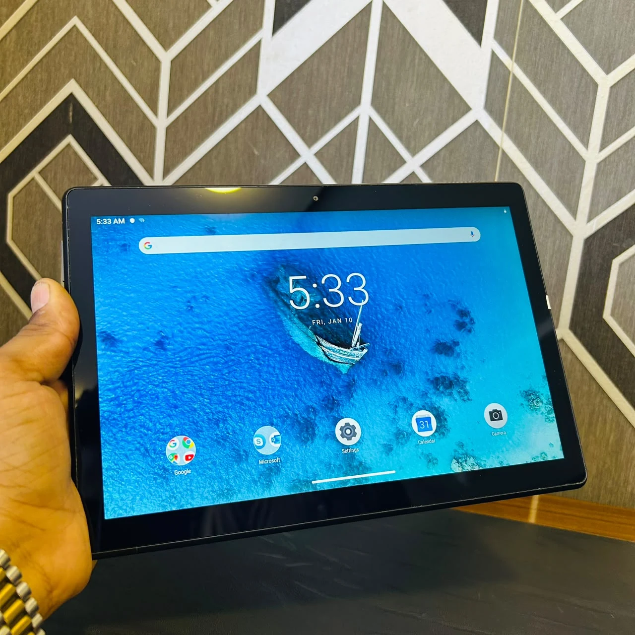 Lenovo Tab M10 TB-X605LC actual unit front and home screen