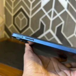 Lenovo TAB7 A301LV actual card tray and speaker edge