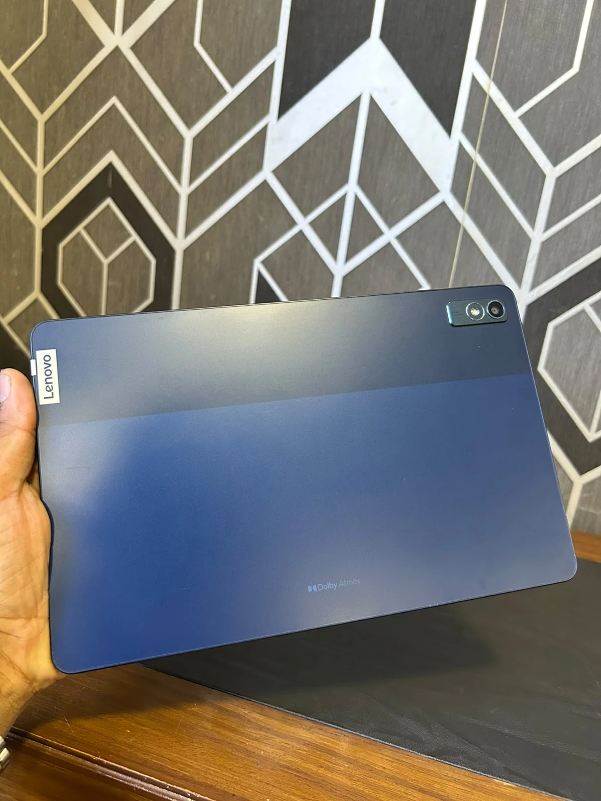 Lenovo TAB7 A301LV actual Abyss Blue rear and camera