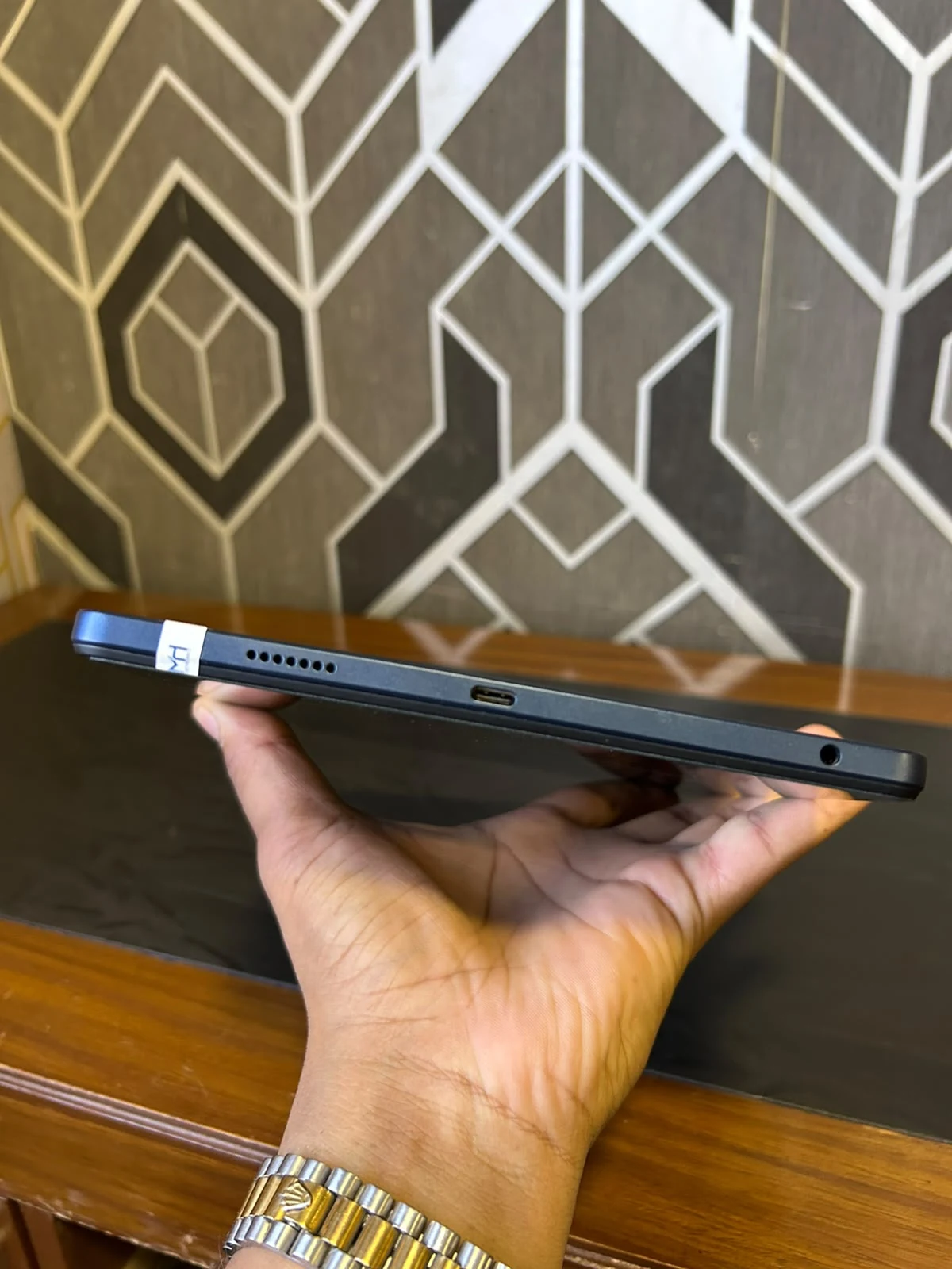 Lenovo TAB7 A301LV actual USB-C and headphone ports