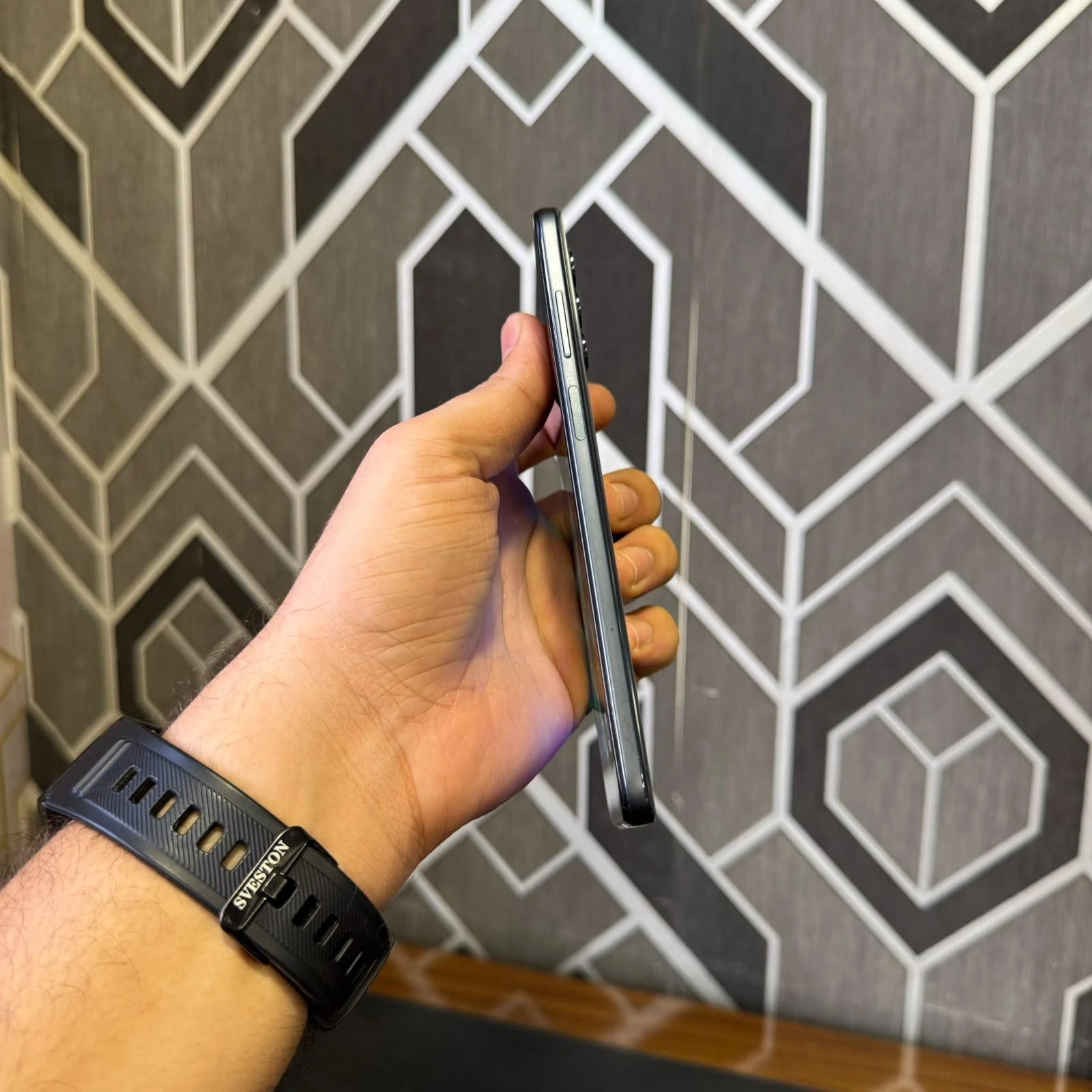 Motorola Moto G82 5G actual unit photo 3