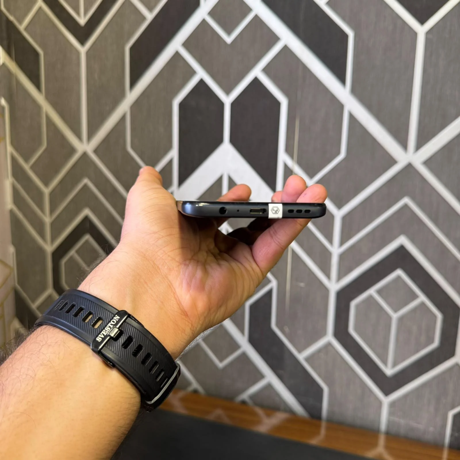 Motorola Moto G82 5G actual unit photo 4