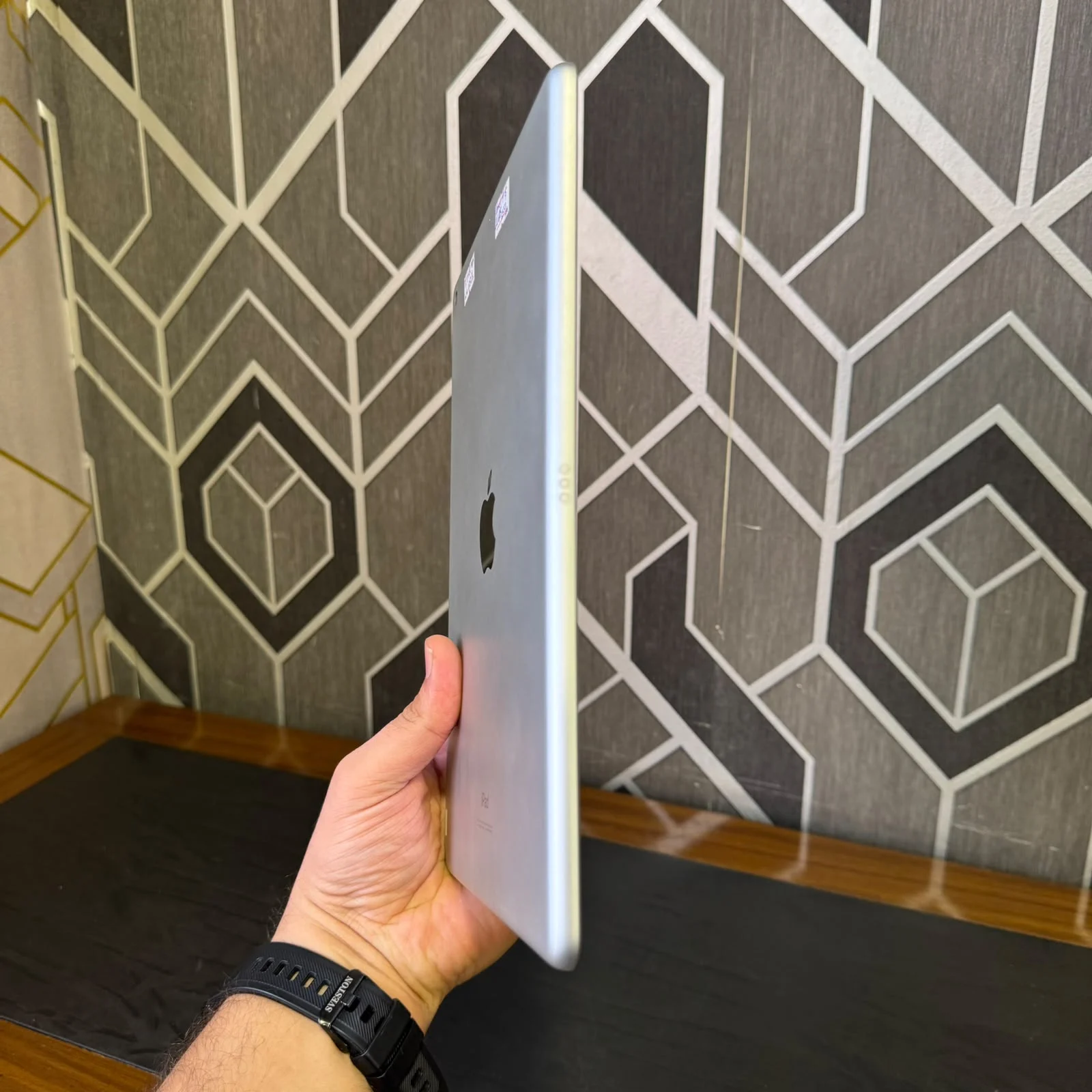 Apple iPad 9th generation 64GB Silver actual left side photo