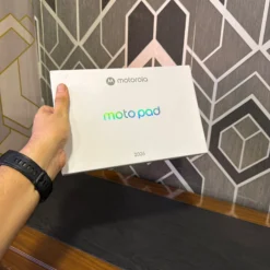 Motorola Moto Pad 2026 retail box front - real product photo